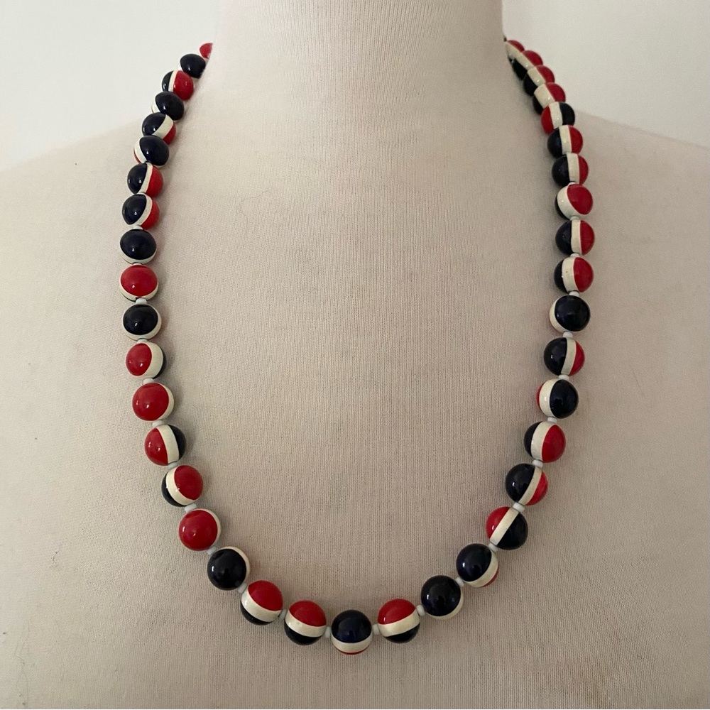 Vintage 1960s Red White & Blue Bead Necklace - Picture 12 of 12